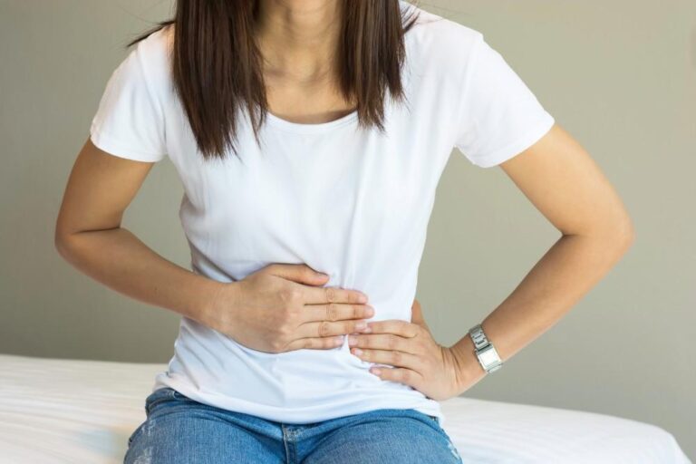احساس فشار در ناحیه شکم یا لگن